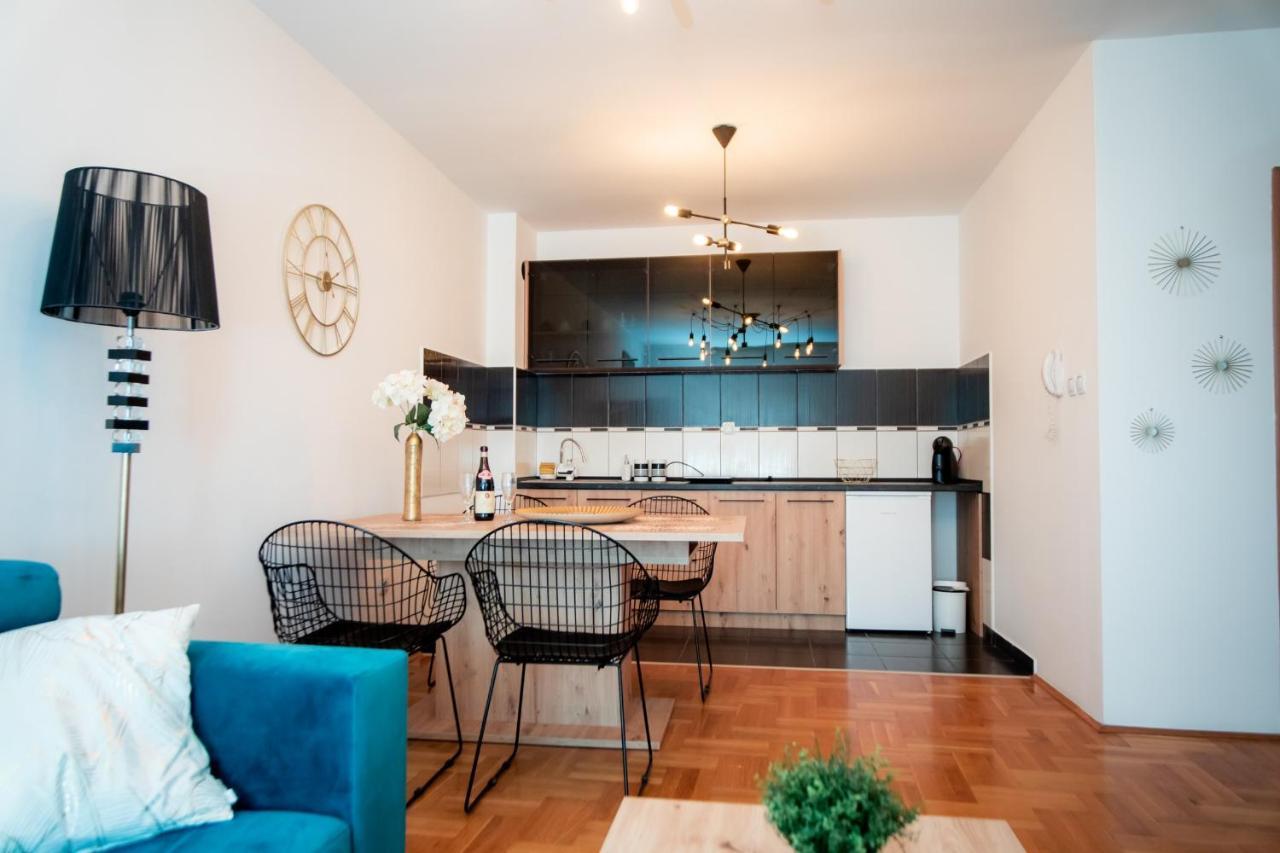 Lux Stan Na Dan Pozarevac Apartment ภายนอก รูปภาพ
