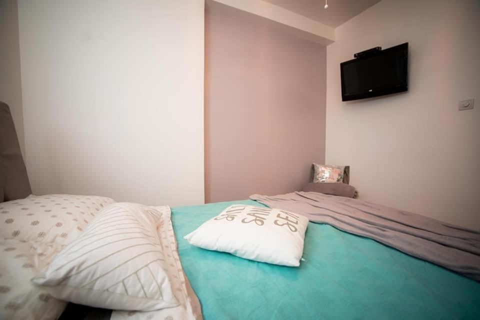 Lux Stan Na Dan Pozarevac Apartment ภายนอก รูปภาพ